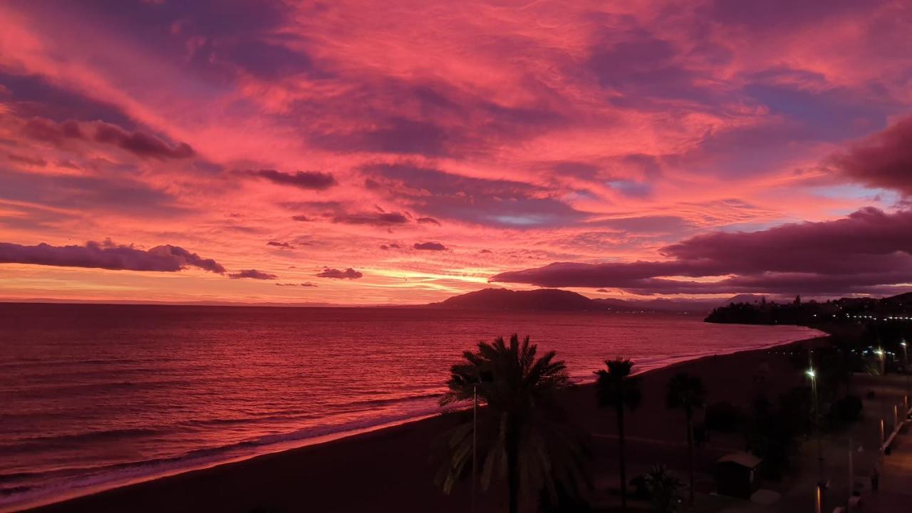 Primera Linea De Playa Con Vistas Al Mar Rincón de la Victoria Exteriér fotografie